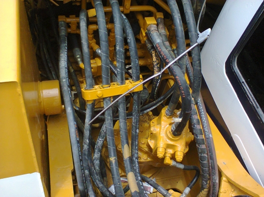 ขาย แม๊คโค KOMATSU  PC120 รุ่น 5   4 สูบเทอร์โบ ไฟฟ้าครบ