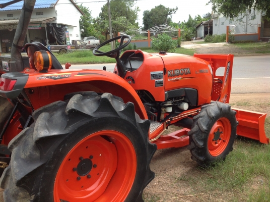 ปัญญาแทรคเตอร์มาแล้ว...จัดมา นางฟ้า คูโบต้า L3608  ใบมีดคานล่าง จัดส่ง นครสวรรค์คับ