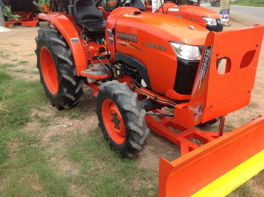 ปัญญาแทรคเตอร์มาแล้ว...จัดมา นางฟ้า คูโบต้า L3608  ใบมีดคานล่าง จัดส่ง นครสวรรค์คับ
