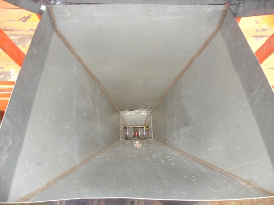 ขายแล้ว คุณสติ จ.ชัยภูมิ มารับแล้วเครื่องปลูกอ้อยร่องคู่ KUBOTA ตราช้าง รุ่น SP920 สภาพใหม่มากใช้น้อย ขอบคุณมากครับ