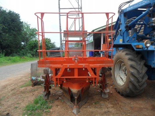 ขายแล้ว คุณสติ จ.ชัยภูมิ มารับแล้วเครื่องปลูกอ้อยร่องคู่ KUBOTA ตราช้าง รุ่น SP920 สภาพใหม่มากใช้น้อย ขอบคุณมากครับ