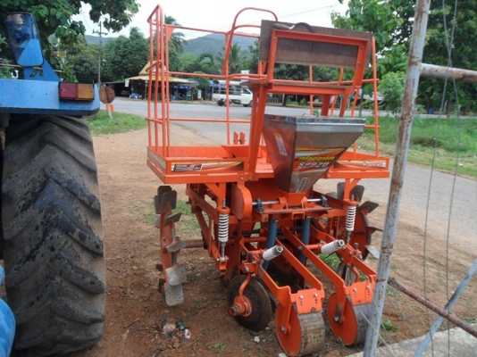 ขายแล้ว คุณสติ จ.ชัยภูมิ มารับแล้วเครื่องปลูกอ้อยร่องคู่ KUBOTA ตราช้าง รุ่น SP920 สภาพใหม่มากใช้น้อย ขอบคุณมากครับ