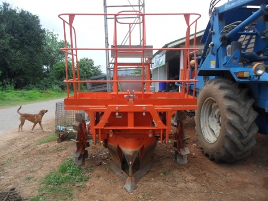 ขายแล้ว คุณสติ จ.ชัยภูมิ มารับแล้วเครื่องปลูกอ้อยร่องคู่ KUBOTA ตราช้าง รุ่น SP920 สภาพใหม่มากใช้น้อย ขอบคุณมากครับ