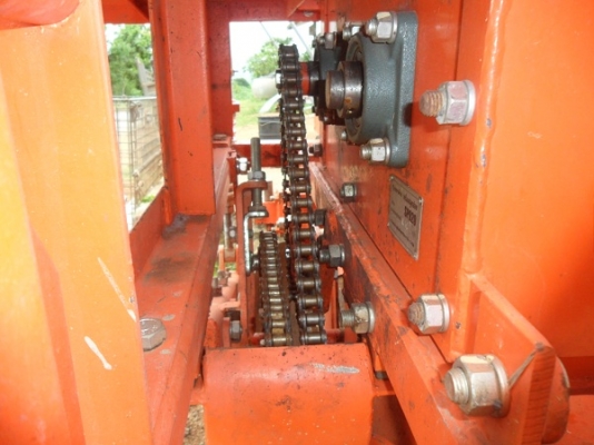 ขายแล้ว คุณสติ จ.ชัยภูมิ มารับแล้วเครื่องปลูกอ้อยร่องคู่ KUBOTA ตราช้าง รุ่น SP920 สภาพใหม่มากใช้น้อย ขอบคุณมากครับ