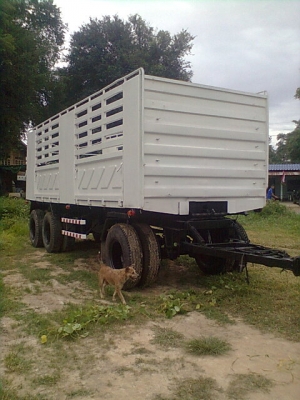 ขายลูกพ่วง สามมิตรลอนเฉียง ไม่ดัมพ์ ยาว 7 เมตร ปี 48 คอกสูง 3 เพลายัด สภาพสวย