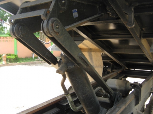 อีซูซุNPR-59L ดั้มจดทะเบียน ปี 39 ติดต่อ คุณเฉลิม 0836272571 กำแพงเพชร