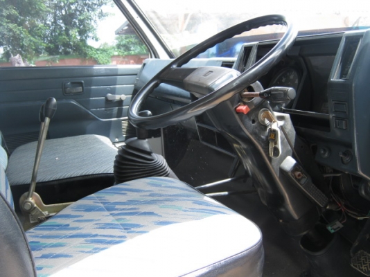 อีซูซุNPR-59L ดั้มจดทะเบียน ปี 39 ติดต่อ คุณเฉลิม 0836272571 กำแพงเพชร