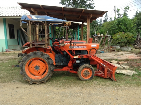 ขายด่วนครับ Kubota L1801 ใบดันหน้าครับ รถสวยมาก