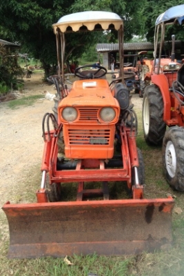 ขายด่วนครับ Kubota L1801 ใบดันหน้าครับ รถสวยมาก