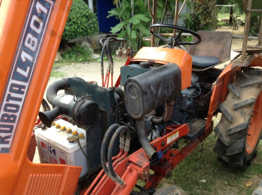 ขายด่วนครับ Kubota L1801 ใบดันหน้าครับ รถสวยมาก