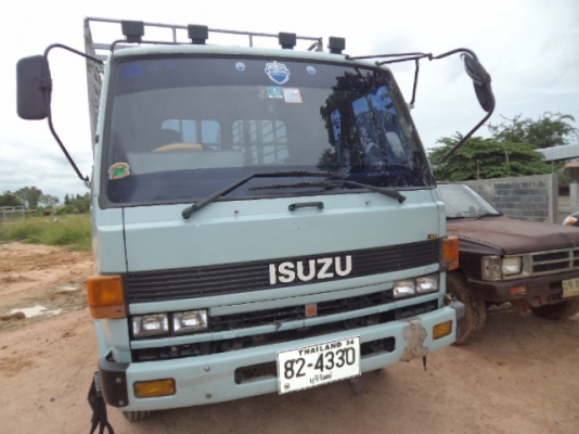 ขายรถ6ล้ออีซูซุร็อก175แรงม้า ยาง8.25 เพาเวอร์  เบรกทิฟฟี่ยาว 6เมตร เอกสารพร้อมโอน