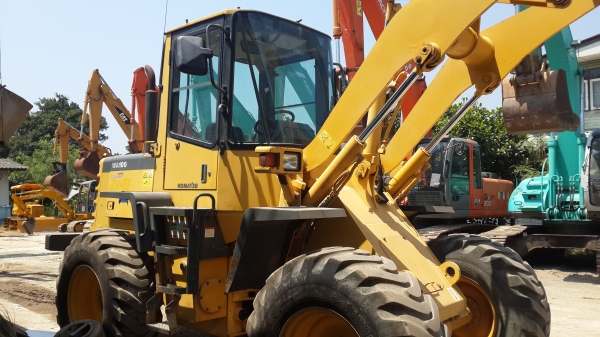 Komatsu WA100-3E ช.ม 4xxx เก่านอกสวยจัด สภาพเดิม