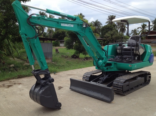 รถขุด KOMATSU PC30-7 ทำสีใหม่ นำเข้า มือสองจากญี่ปุ่นแท้ๆ
