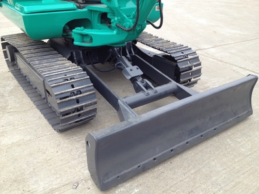 รถขุด KOMATSU PC30-7 ทำสีใหม่ นำเข้า มือสองจากญี่ปุ่นแท้ๆ