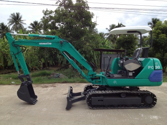 รถขุด KOMATSU PC30-7 ทำสีใหม่ นำเข้า มือสองจากญี่ปุ่นแท้ๆ