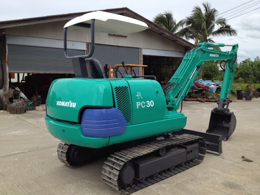 รถขุด KOMATSU PC30-7 ทำสีใหม่ นำเข้า มือสองจากญี่ปุ่นแท้ๆ