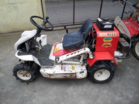 รถตัดหญ้า OREC RM90V 14 แรงแบบนั่งขับ