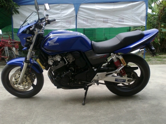....... ขาย cb400 sf vtec 2 ทะเบียน โอน ท่อสูตร Moriwaki  ขาย 135,000 บาท