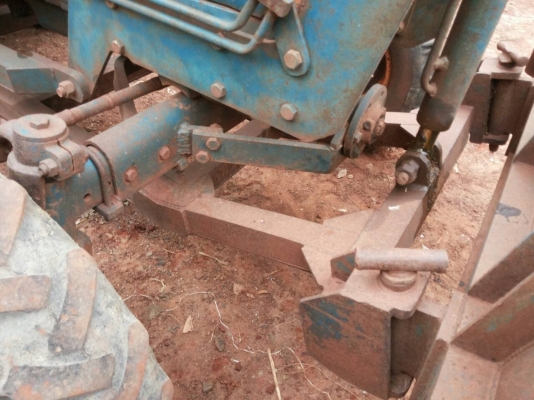 FORD 77 - 1 เพลา เครื่อง T1 รถสวยสภาพดีมากครับพร้อมใช้งาน อุปกรณ์ครบพร้อม มีใบมีดดันหน้า ผานพรวนดิน 3 CMT สภาพดีมากพร้อมใช้งาน เครื่องแห้งแรงดี ระบบไฮดรอลิกส์ไม่แตกไม่เยิ้มแห้งดีทั้งคัน ช่วงล่างแน่นยางสภาพดีหน้าหลังประมาณ 70\% พร้อมใช้งาน เอกสารเล่มทะเบียน FORD 77 - 1 เพลา เครื่อง T1 รถสวยสภาพดีมากครับพร้อมใช้งาน อุปกรณ์ครบพร้อม มีใบมีดดันหน้า ผานพรวนดิน 3 CMT สภาพดีมากพร้อมใช้งาน เครื่องแห้งแรงดี ระบบไฮดรอลิกส์ไม่แตกไม่เยิ้มแห้งดีทั้งคัน ช่วงล่างแน่นยางสภาพดีหน้าหลังประมาณ 70\% พร้อมใช้งาน เอกสารเล่มทะเบียน