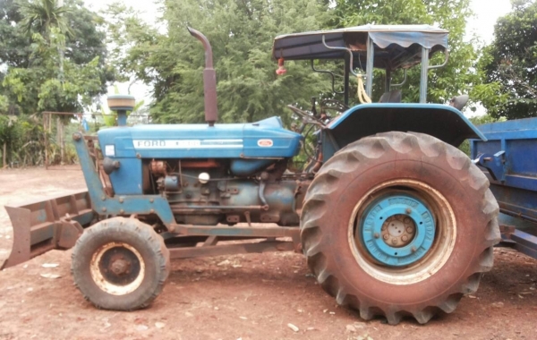 FORD 77 - 1 เพลา เครื่อง T1 รถสวยสภาพดีมากครับพร้อมใช้งาน อุปกรณ์ครบพร้อม มีใบมีดดันหน้า ผานพรวนดิน 3 CMT สภาพดีมากพร้อมใช้งาน เครื่องแห้งแรงดี ระบบไฮดรอลิกส์ไม่แตกไม่เยิ้มแห้งดีทั้งคัน ช่วงล่างแน่นยางสภาพดีหน้าหลังประมาณ 70\% พร้อมใช้งาน เอกสารเล่มทะเบียน FORD 77 - 1 เพลา เครื่อง T1 รถสวยสภาพดีมากครับพร้อมใช้งาน อุปกรณ์ครบพร้อม มีใบมีดดันหน้า ผานพรวนดิน 3 CMT สภาพดีมากพร้อมใช้งาน เครื่องแห้งแรงดี ระบบไฮดรอลิกส์ไม่แตกไม่เยิ้มแห้งดีทั้งคัน ช่วงล่างแน่นยางสภาพดีหน้าหลังประมาณ 70\% พร้อมใช้งาน เอกสารเล่มทะเบียน