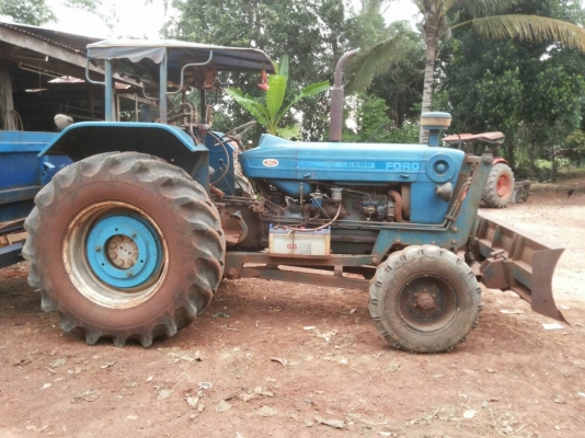 FORD 77 - 1 เพลา เครื่อง T1 รถสวยสภาพดีมากครับพร้อมใช้งาน อุปกรณ์ครบพร้อม มีใบมีดดันหน้า ผานพรวนดิน 3 CMT สภาพดีมากพร้อมใช้งาน เครื่องแห้งแรงดี ระบบไฮดรอลิกส์ไม่แตกไม่เยิ้มแห้งดีทั้งคัน ช่วงล่างแน่นยางสภาพดีหน้าหลังประมาณ 70\% พร้อมใช้งาน เอกสารเล่มทะเบียน FORD 77 - 1 เพลา เครื่อง T1 รถสวยสภาพดีมากครับพร้อมใช้งาน อุปกรณ์ครบพร้อม มีใบมีดดันหน้า ผานพรวนดิน 3 CMT สภาพดีมากพร้อมใช้งาน เครื่องแห้งแรงดี ระบบไฮดรอลิกส์ไม่แตกไม่เยิ้มแห้งดีทั้งคัน ช่วงล่างแน่นยางสภาพดีหน้าหลังประมาณ 70\% พร้อมใช้งาน เอกสารเล่มทะเบียน