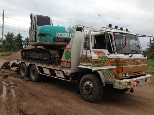 ขายรถ 10 ล้อ 2 เพลา บรรทุกแมคโค สภาพสวย พร้อมใช้งาน สนใจติดต่อโดยตรง 081-4283210