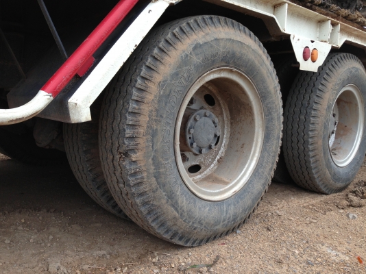 ขายรถ 10 ล้อ 2 เพลา บรรทุกแมคโค สภาพสวย พร้อมใช้งาน สนใจติดต่อโดยตรง 081-4283210 ขายรถ 10 ล้อ 2 เพลา บรรทุกแมคโค สภาพสวย พร้อมใช้งาน สนใจติดต่อโดยตรง 081-4283210