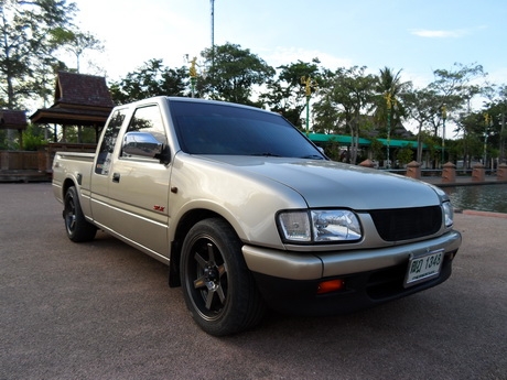 ขาย ISUZU SPACECAB DRAGON