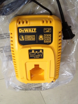 แท่นชาร์จ DeWALT DC9310 7.2V-18V Lithium Ion Charger 120V Made in Thailand