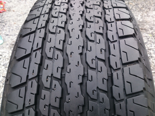 ขายแม็กALL NEW ISUZU D-MAX  6รูขอบ16 พร้อมยางบริสโตร์ 245/70R16 ปี13 ดอกยางสวยๆเท่ากัน 4 เส้น