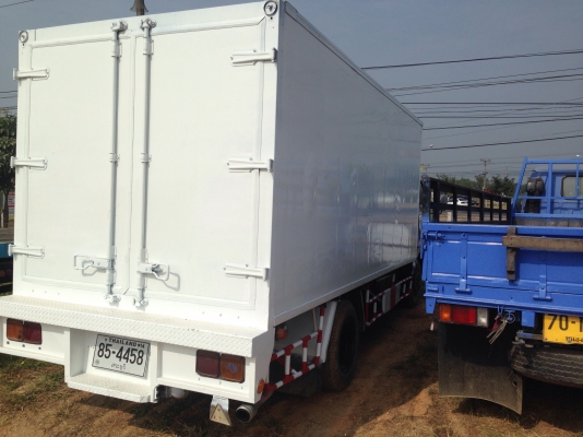 6ล้อมิตซูตู้เย็นยาว5ม.**รถห้าง**