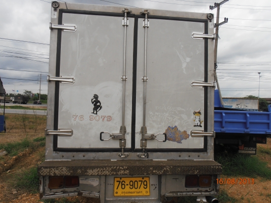 6ล้อมิตซูตู้เย็นยาว5ม.**รถห้าง**