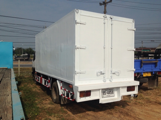 6ล้อมิตซูตู้เย็นยาว5ม.**รถห้าง**