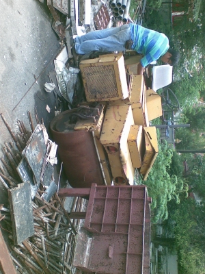 ขายด่วน รถบดซาไก  2 ตัน ทำเครื่องใหม่ ฟิตเครื่องแล้ว สภาพพร้อมใช้งาน ขาย  65,000 บาท   ติดต่อ ช่าง นิรุตติ์  ทุบตึกรื้อถอน  086-1336693