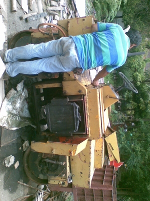 ขายด่วน รถบดซาไก  2 ตัน ทำเครื่องใหม่ ฟิตเครื่องแล้ว สภาพพร้อมใช้งาน ขาย  65,000 บาท   ติดต่อ ช่าง นิรุตติ์  ทุบตึกรื้อถอน  086-1336693