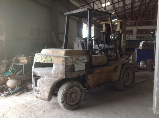 ขายโฟล์คลิฟท์ พร้อมใช้ TOYOTA 3FD40 ราคาเปิดไว้ให้ต่อ ไม่ต้องกังวล ทีมงานเราขายได้ขาย อยากจบกับเจ้าของรถคันนี้เท่าไหร่โทรมาปรึกษาเรา
