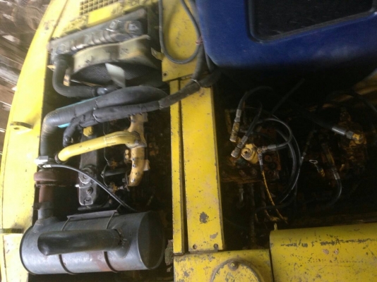 KOBELCO MARK III SK-120 รถบอดี้สวยจัดสวยเต็ม เครื่องเดิมปั๊มเดิมทำงานเร็วไม่โหลด ภายในห้องเก๋งสวยครบ แอร์เย็น บูมอาร์มสวยไม่มีปะไม่มีีดาม ช่วงล่างเอวแน่นดี โรลเลอร์โซ่บูทใบแทรกสภาพดี 70\% พร้อมทำงานได้เลยไม่มีปัญหา เอกสารสัญญาซื้อขาย ราคาต่อรองได้ครับ