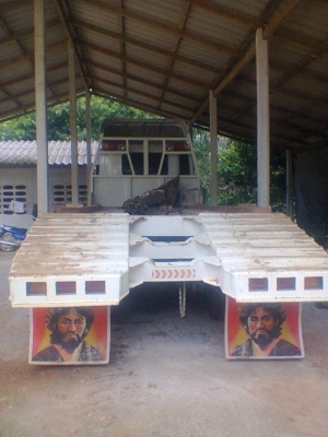 รถอีซูซุ 10 ล้อ ท้ายลาด FVM 300  แรงม้า ปี 55  สนใจติดต่อ 0816079515