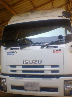 รถอีซูซุ 10 ล้อ ท้ายลาด FVM 300  แรงม้า ปี 55  สนใจติดต่อ 0816079515