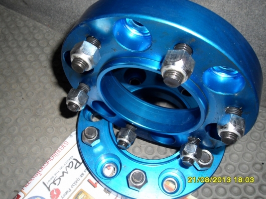 ขออนุญาติขายครับ  อแดปเตอร์ 6รู ออก 6รู สภาพใหม่มาก