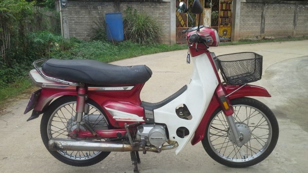 ดรีมคุรุสภา4คันทะเบียนโอน3คันอีกคันทะเบียนพึ่งขาดสีขาว2คัน9500,11000,11500.11800