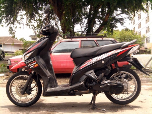 ขออนุญาติขาย Honda Click Combi Brake มือเดียว สีแดงดำ