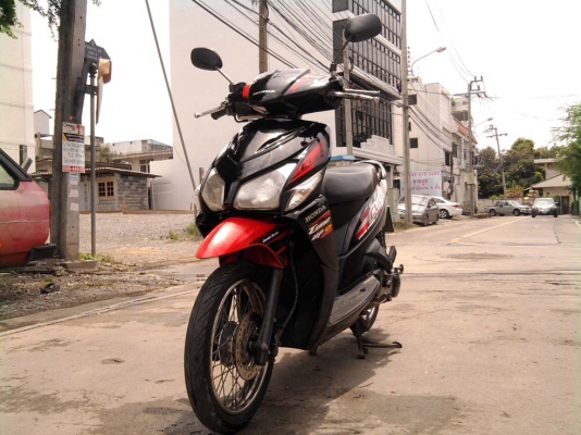 ขออนุญาติขาย Honda Click Combi Brake มือเดียว สีแดงดำ