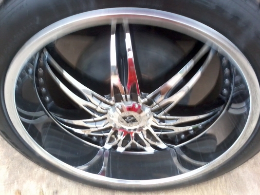 ล้อแม๊ก  22   6 รู  สภาพสวย  90  เปอร์เซ็นพร้อมยาง  ด่วน 38000  พร้อมส่ง 0817566460---0860017862