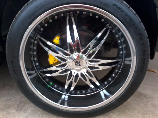 ล้อแม๊ก  22   6 รู  สภาพสวย  90  เปอร์เซ็นพร้อมยาง  ด่วน 38000  พร้อมส่ง 0817566460---0860017862