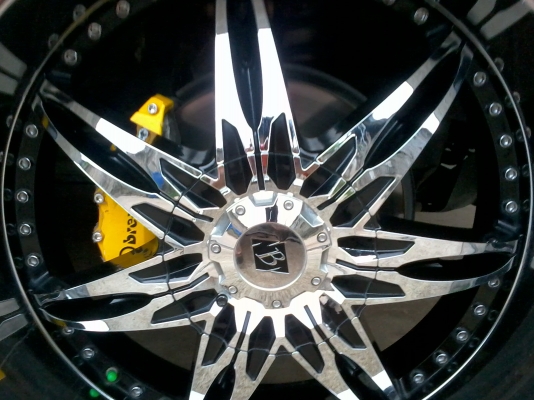 ล้อแม๊ก  22   6 รู  สภาพสวย  90  เปอร์เซ็นพร้อมยาง  ด่วน 38000  พร้อมส่ง 0817566460---0860017862