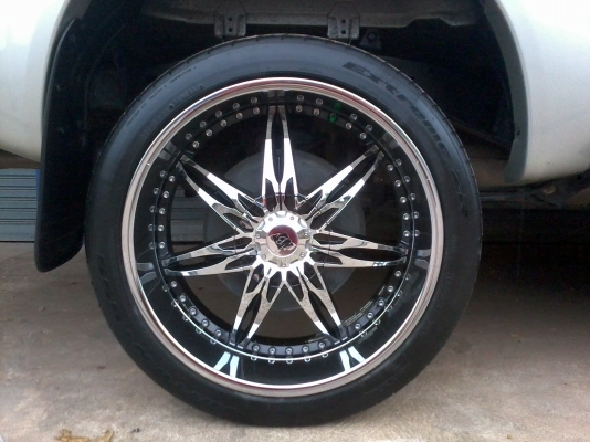 ล้อแม๊ก  22   6 รู  สภาพสวย  90  เปอร์เซ็นพร้อมยาง  ด่วน 38000  พร้อมส่ง 0817566460---0860017862