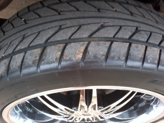 ล้อแม๊ก  22   6 รู  สภาพสวย  90  เปอร์เซ็นพร้อมยาง  ด่วน 38000  พร้อมส่ง 0817566460---0860017862