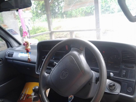 ขายรถตู้หลังคาสูง ปี 2002 เครื่อง 5 L เกียร MTพร้อมใช้งาน ทะเบียนพร้อมโอนครับ ราคา 430,000 บาท