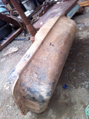 ขายถังน้ำมันToyotaม้ากระโดด LN40 ราคา 1000 บาท